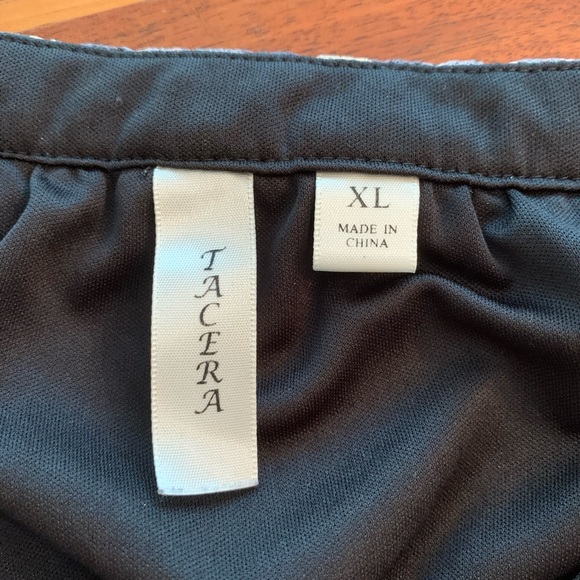 Chevron patterned top - Picture 3 of 3